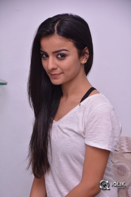 Mahima-Makwana-Interview-About-Venakatapuram-Movie